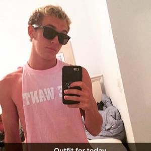 Meet your Posher, Logan